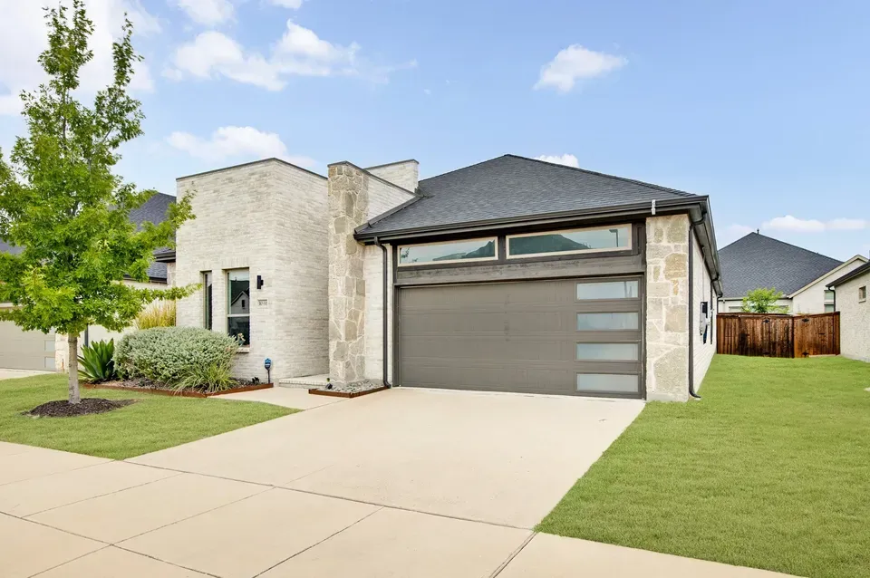 2 Bed 2 Bath Modern Contemporary Residence in Allen, TX - 2