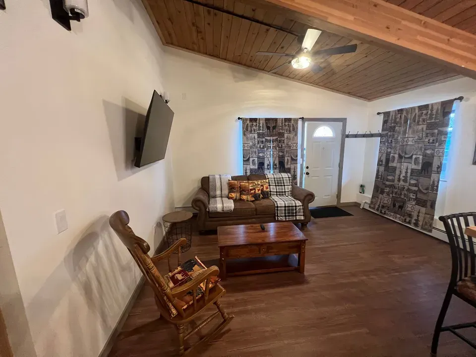 2 Bed 2 Bath Modern Contemporary Residence in Anchorage, AK