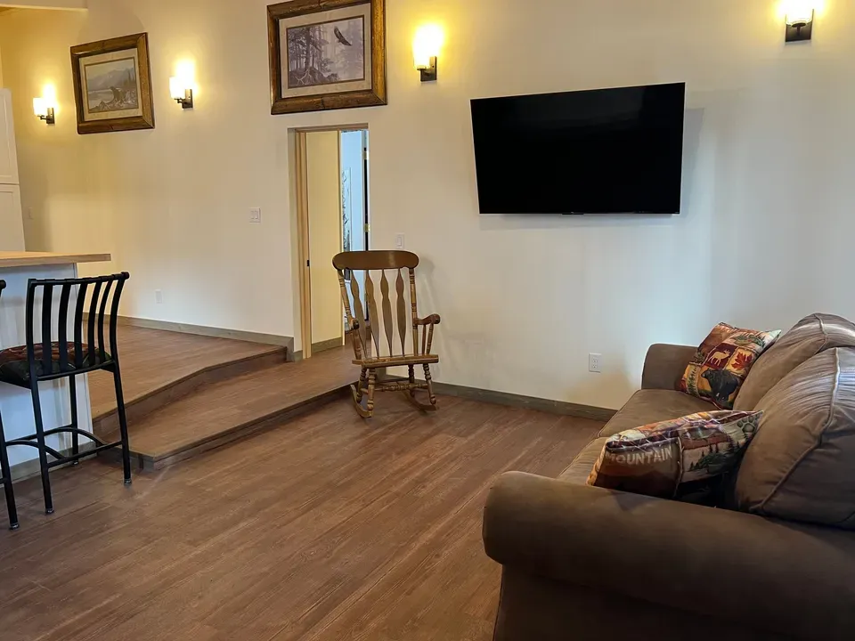 2 Bed 2 Bath Modern Contemporary Residence in Anchorage, AK - 5