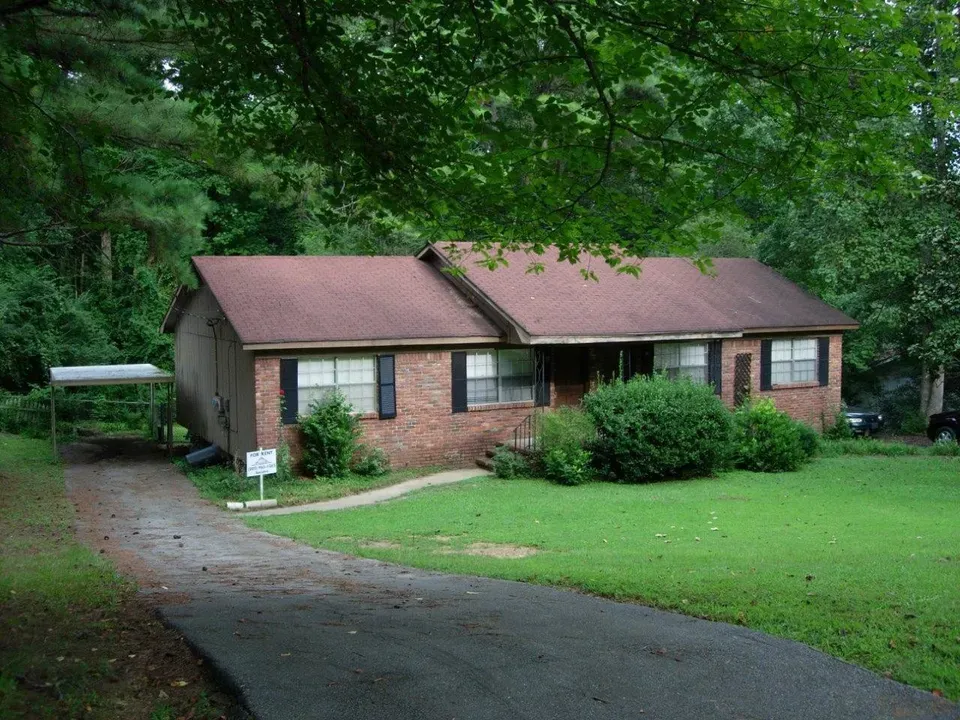 2 Bed 2 Bath Modern Contemporary Residence in Birmingham, AL