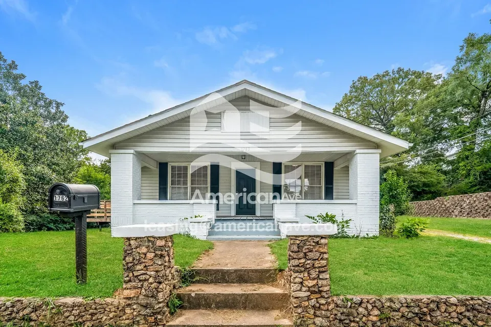 2 Bed 2 Bath Modern Contemporary Residence in Birmingham, AL