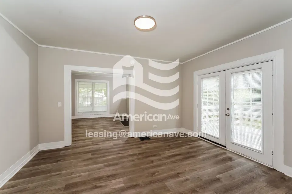 2 Bed 2 Bath Modern Contemporary Residence in Birmingham, AL - 4