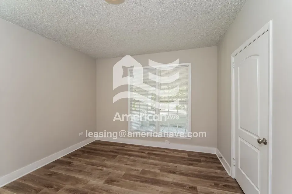 2 Bed 2 Bath Modern Contemporary Residence in Birmingham, AL - 5