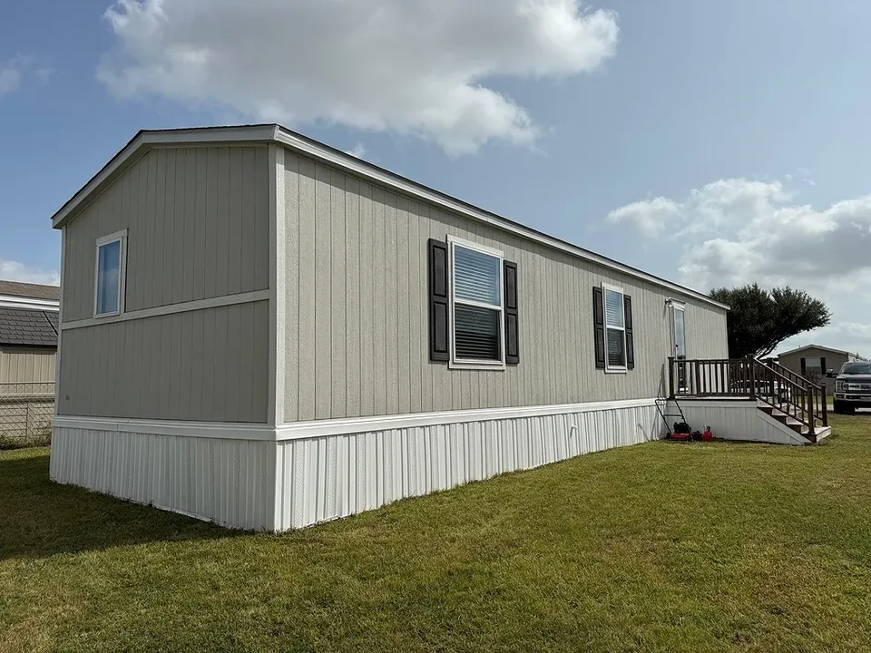 2 Bed 2 Bath Modern Contemporary Residence in College Station, TX - 2