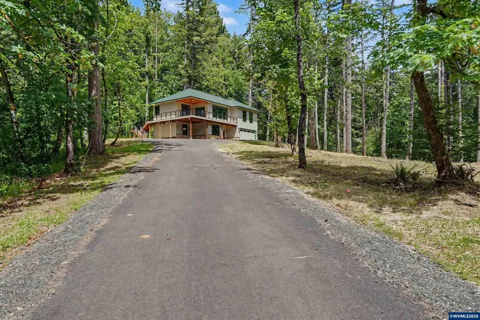 2 Bed 2 Bath Modern Contemporary Residence in Corvallis, OR - 4