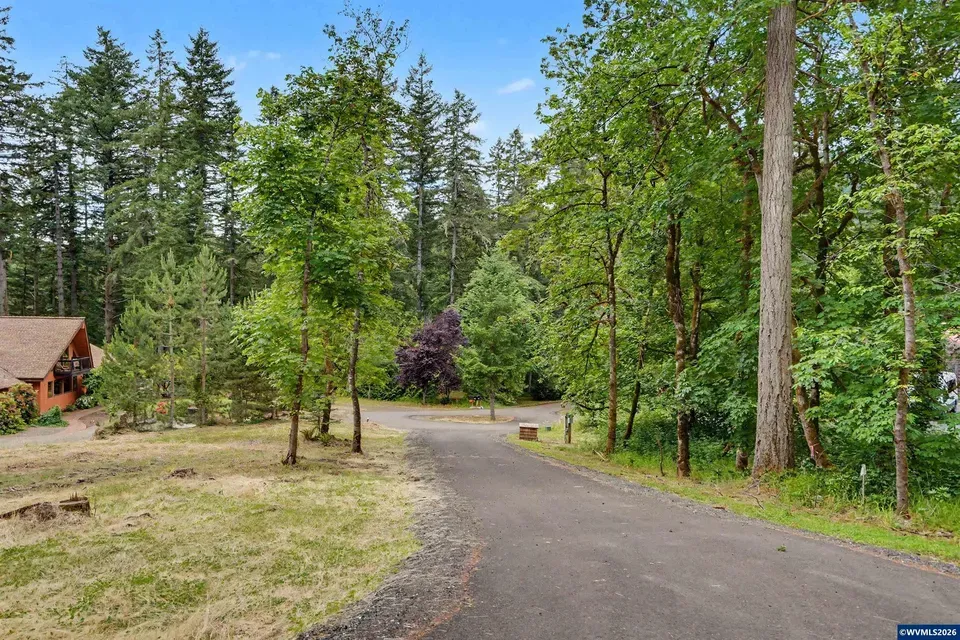 2 Bed 2 Bath Modern Contemporary Residence in Corvallis, OR - 5