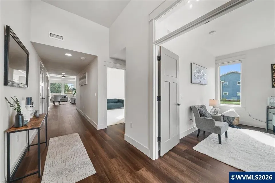 2 Bed 2 Bath Modern Contemporary Residence in Corvallis, OR - 4