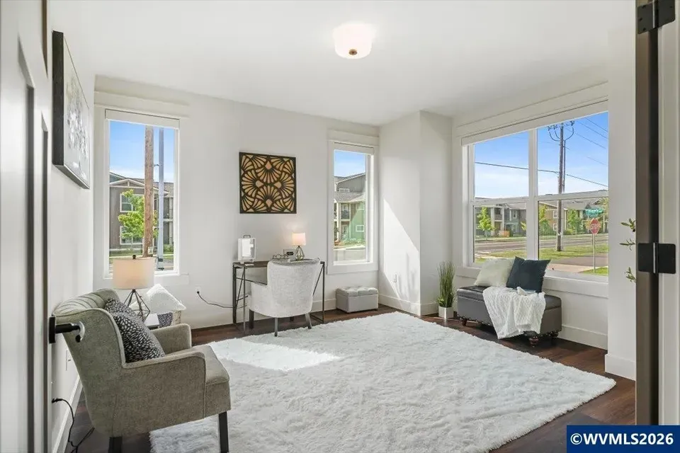 2 Bed 2 Bath Modern Contemporary Residence in Corvallis, OR - 5