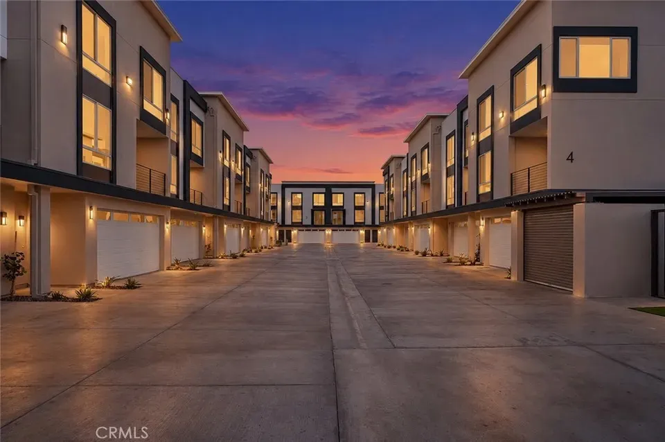 2 Bed 2 Bath Modern Contemporary Residence in Fontana, CA - 2