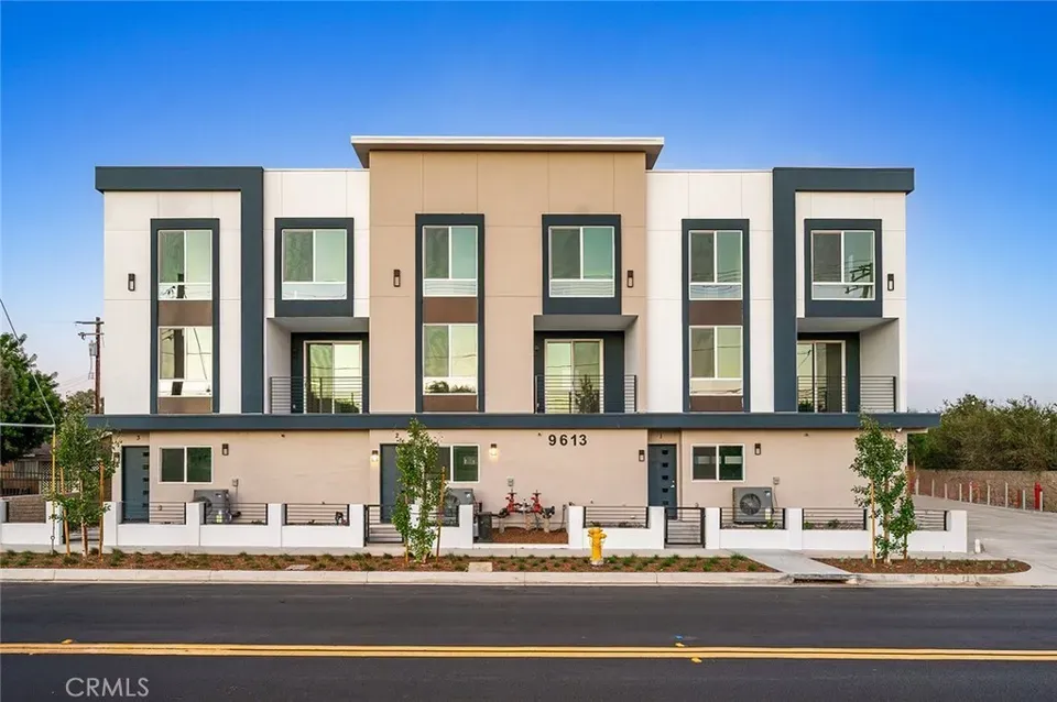 2 Bed 2 Bath Modern Contemporary Residence in Fontana, CA - 5
