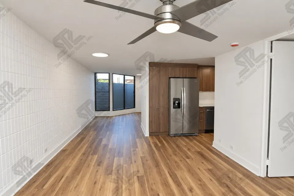 2 Bed 2 Bath Modern Contemporary Residence in Honolulu, HI