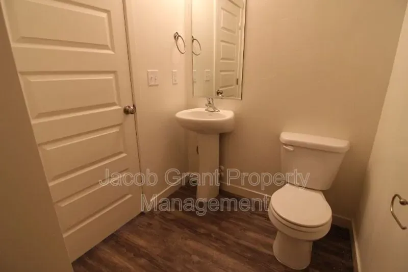 2 Bed 2 Bath Modern Contemporary Residence in Idaho Falls, ID - 5