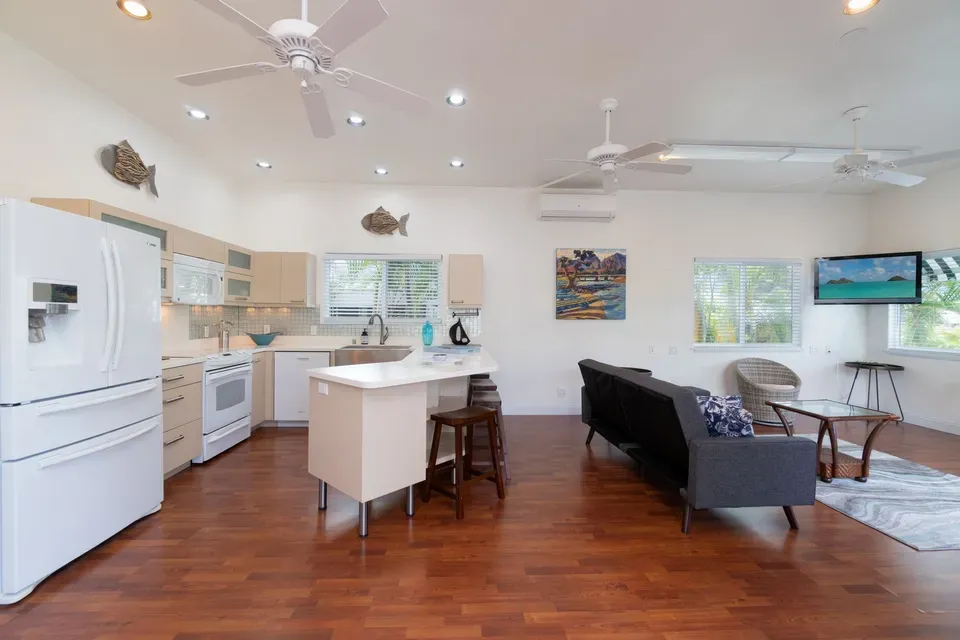 2 Bed 2 Bath Modern Contemporary Residence in Kailua, HI - 5