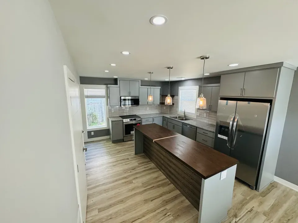 2 Bed 2 Bath Modern Contemporary Residence in Kansas City, KS - 1