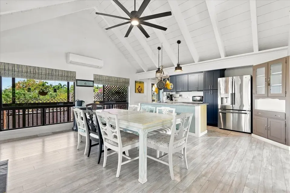 2 Bed 2 Bath Modern Contemporary Residence in Maui, HI - 3