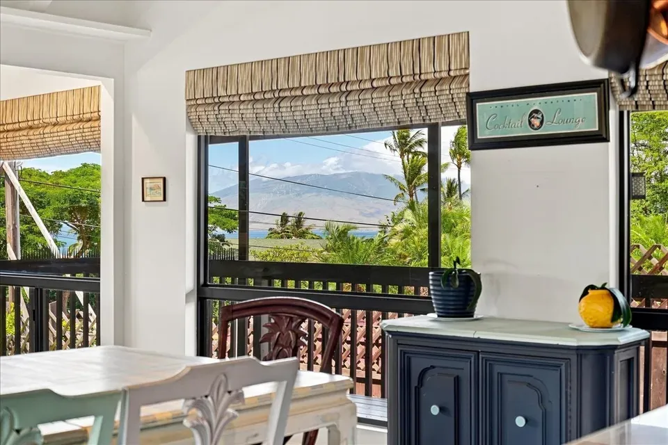 2 Bed 2 Bath Modern Contemporary Residence in Maui, HI - 5
