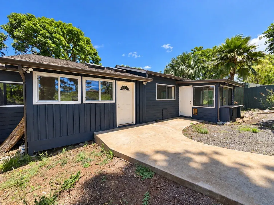 2 Bed 2 Bath Modern Contemporary Residence in Maui, HI