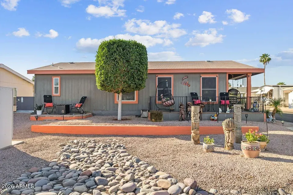 2 Bed 2 Bath Modern Contemporary Residence in Mesa, AZ - 3