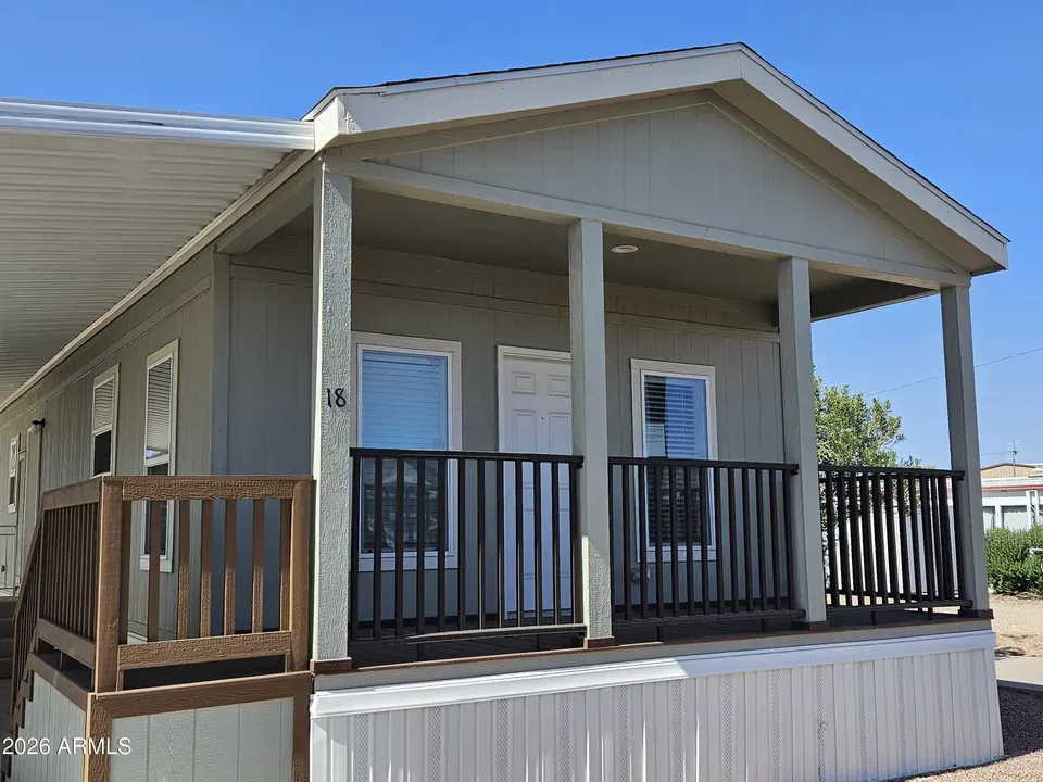 2 Bed 2 Bath Modern Contemporary Residence in Mesa, AZ