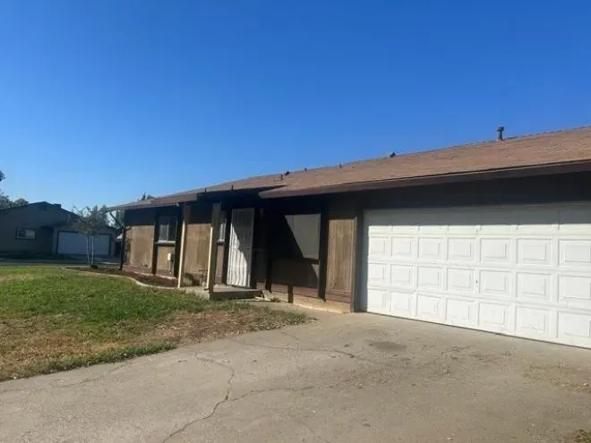 2 Bed 2 Bath Modern Contemporary Residence in Modesto, CA - 2