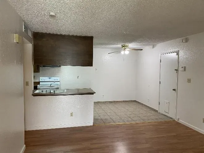 2 Bed 2 Bath Modern Contemporary Residence in Modesto, CA - 5