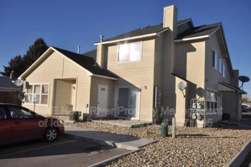 2 Bed 2 Bath Modern Contemporary Residence in Nampa, ID - 2