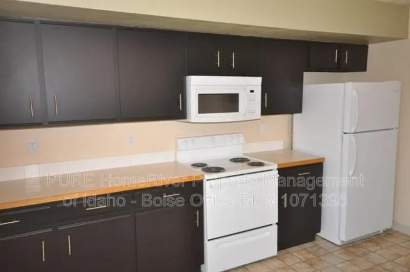 2 Bed 2 Bath Modern Contemporary Residence in Nampa, ID - 4