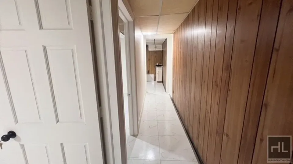 2 Bed 2 Bath Modern Contemporary Residence in New York, NY - 5