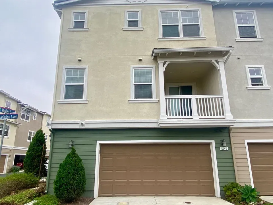 2 Bed 2 Bath Modern Contemporary Residence in Oxnard, CA - 2