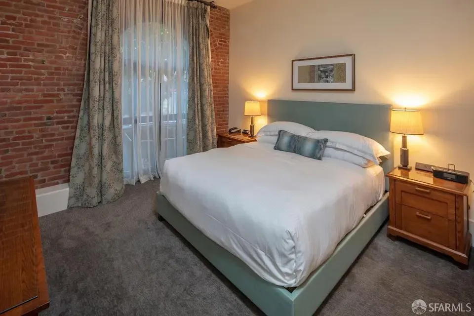 2 Bed 2 Bath Modern Contemporary Residence in San Francisco, CA - 3