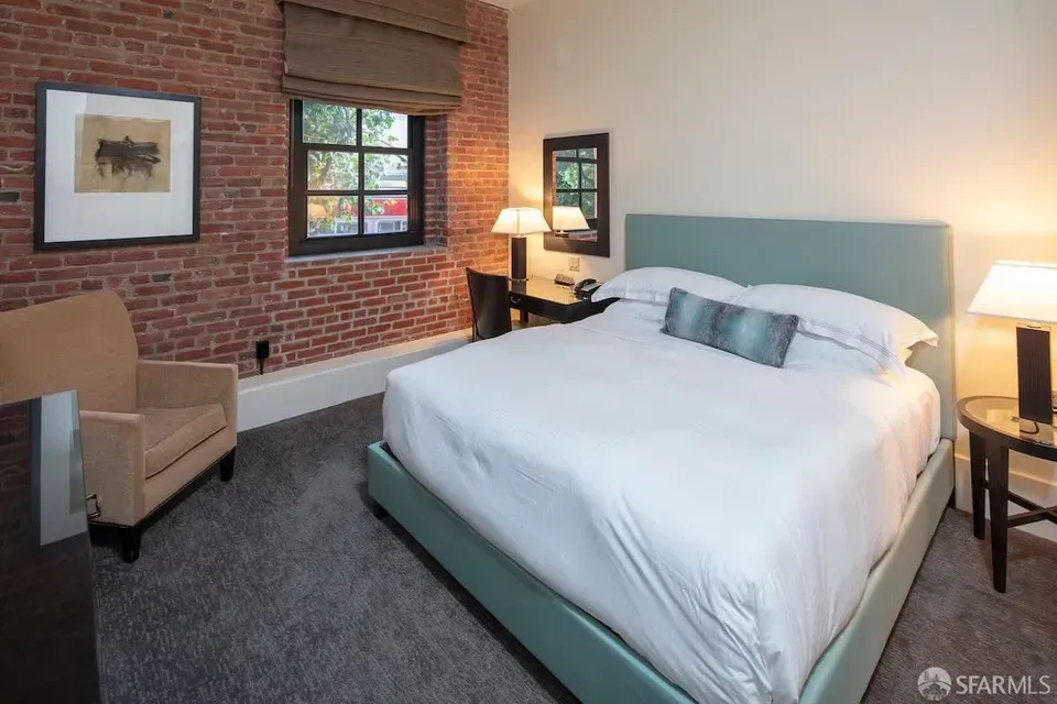 2 Bed 2 Bath Modern Contemporary Residence in San Francisco, CA - 4