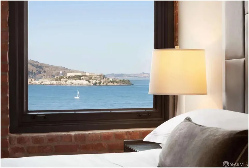 2 Bed 2 Bath Modern Contemporary Residence in San Francisco, CA - 5
