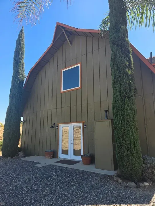 2 Bed 2 Bath Modern Contemporary Residence in Temecula, CA