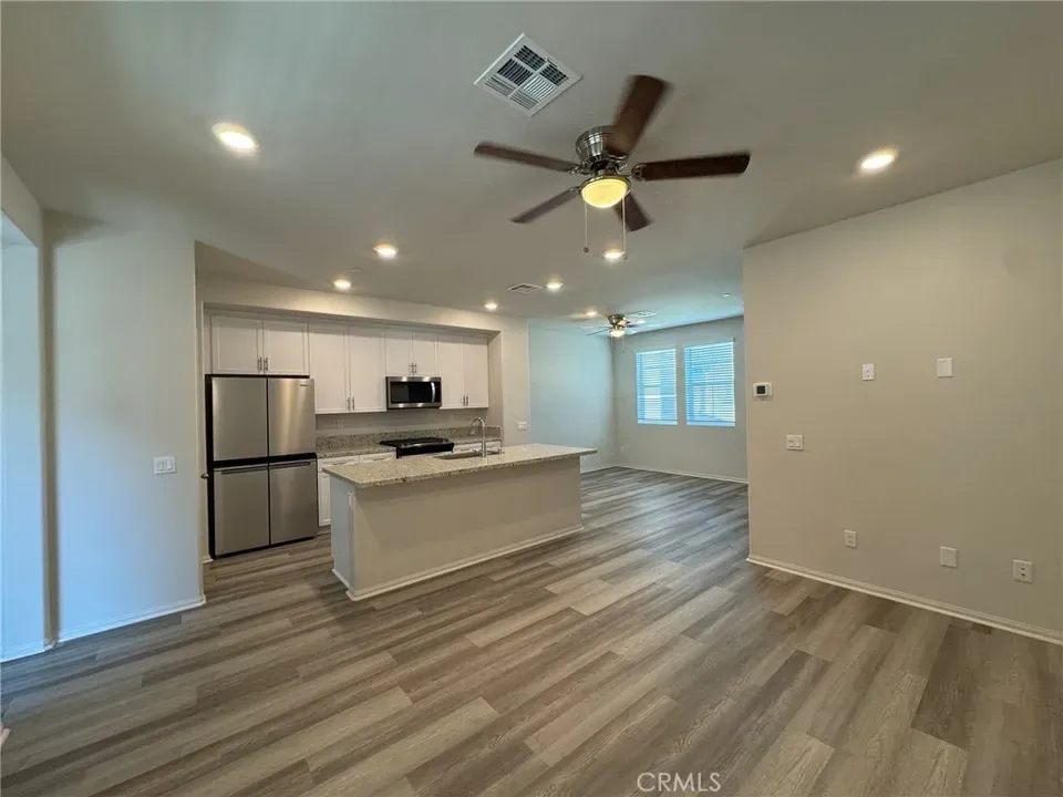 2 Bed 2 Bath Modern Contemporary Residence in Temecula, CA - 4