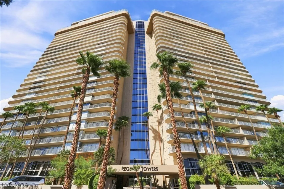 2 Bed 2 Bath Modern Loft Residence in Las Vegas, NV