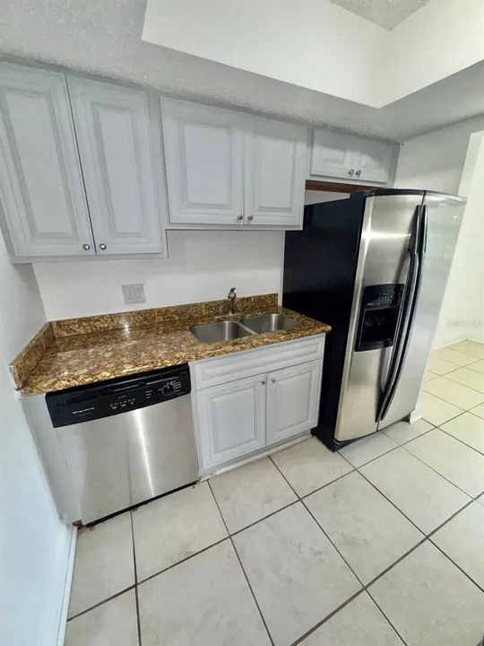 2 Bed 2 Bath Modern Loft Residence in Orlando, FL