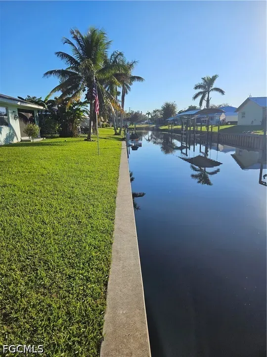 2 Bed 2 Bath Multi-Unit Residential Property in Fort Myers, FL