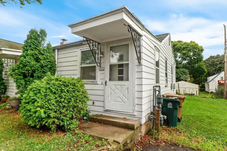 2 Bed 2 Bath Multi-Unit Residential Property in Madison, WI - 3