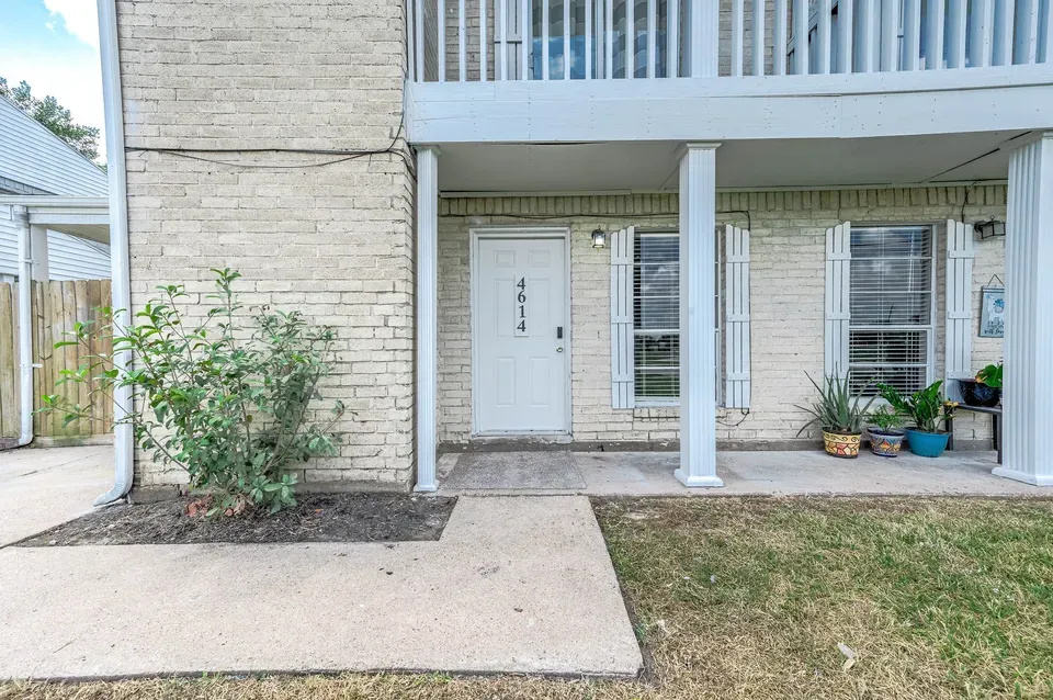 2 Bed 2 Bath Multi-Unit Residential Property in Pearland, TX - 4
