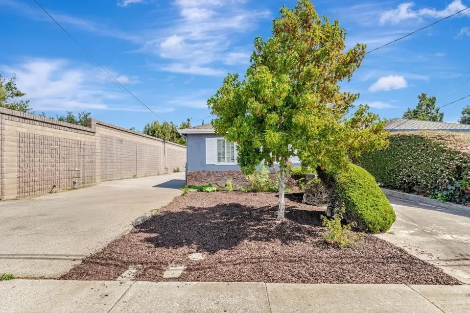2 Bed 2 Bath Multi-Unit Residential Property in San Jose, CA - 2