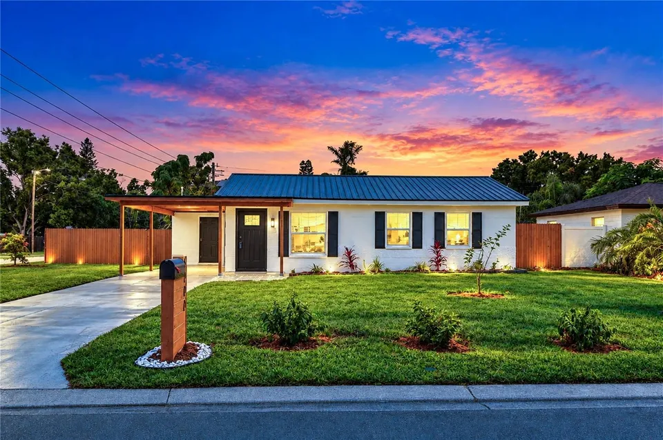2 Bed 2 Bath Traditional Craftsman in Tampa, FL