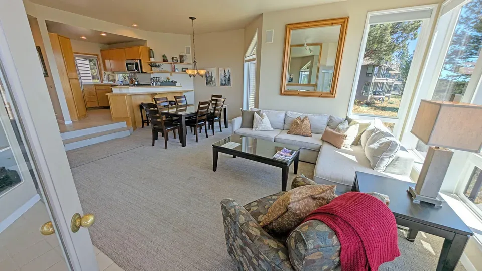 2 Bed 2 Bath Traditional Suburban Family Home in Bend, OR - 1
