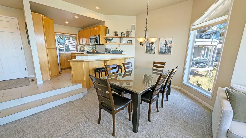 2 Bed 2 Bath Traditional Suburban Family Home in Bend, OR - 2