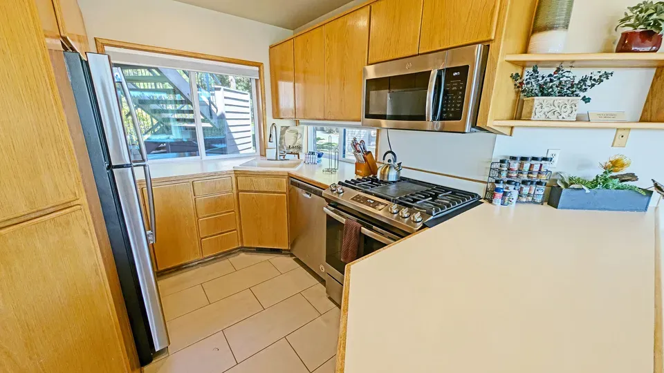 2 Bed 2 Bath Traditional Suburban Family Home in Bend, OR - 3