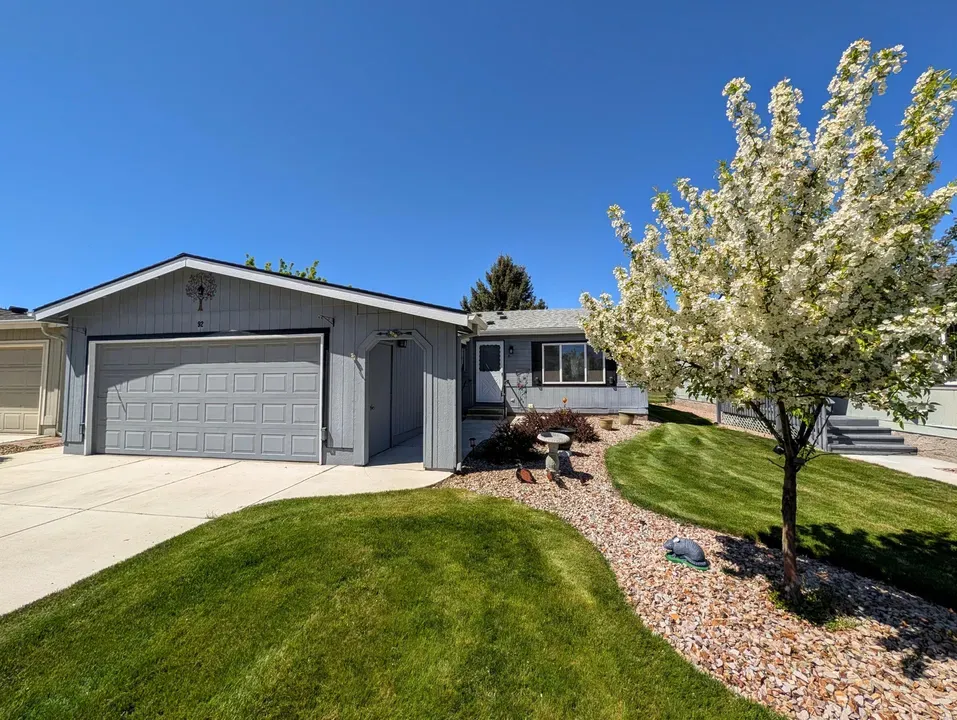 2 Bed 2 Bath Traditional Suburban Family Home in Bend, OR