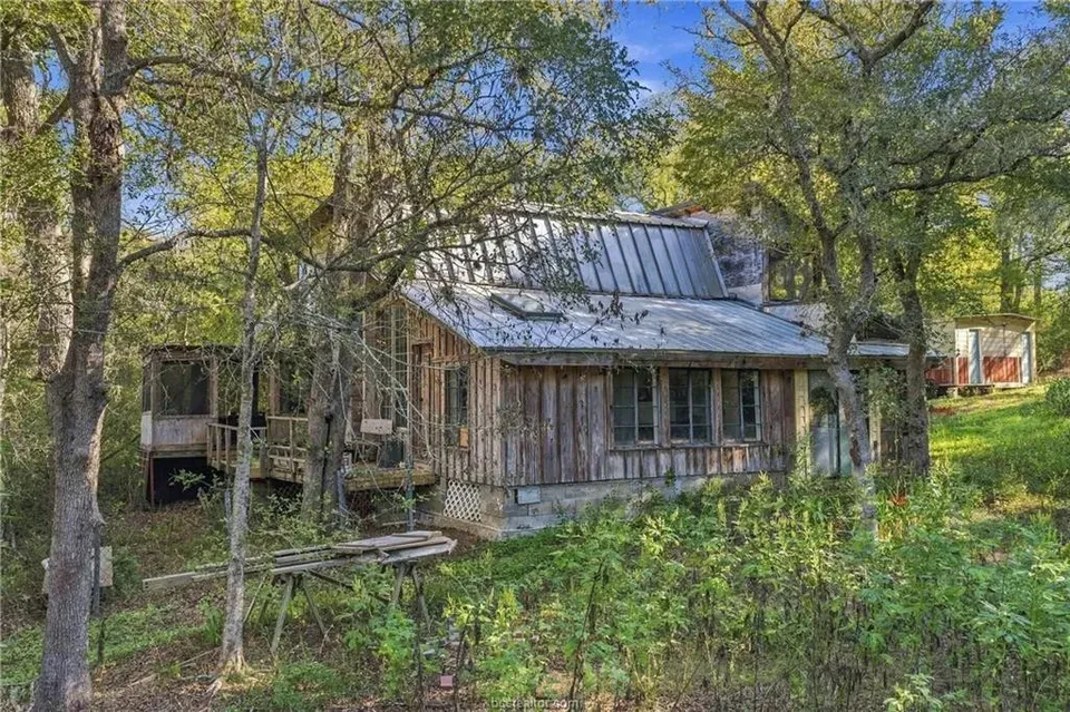 2 Bed 2 Bath Traditional Suburban Family Home in College Station, TX - 4