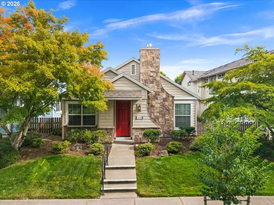 2 Bed 2 Bath Traditional Suburban Family Home in Hillsboro, OR - 1