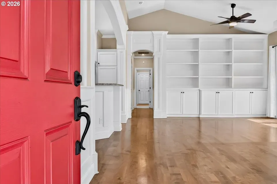 2 Bed 2 Bath Traditional Suburban Family Home in Hillsboro, OR - 3