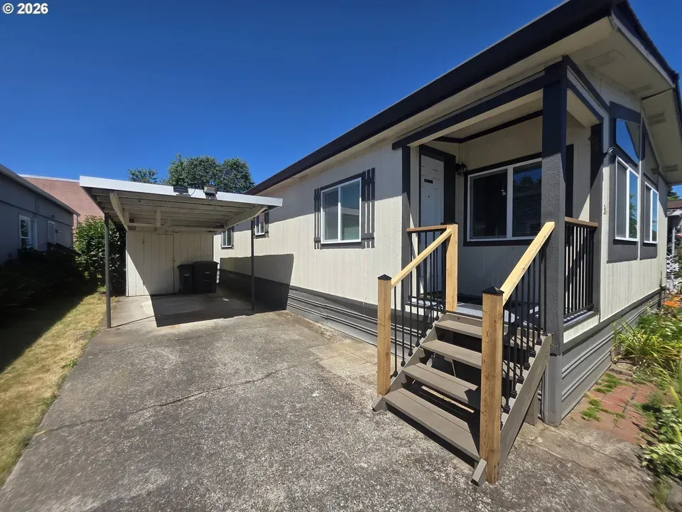 2 Bed 2 Bath Traditional Suburban Family Home in Hillsboro, OR - 2