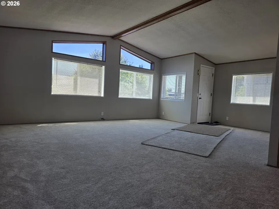 2 Bed 2 Bath Traditional Suburban Family Home in Hillsboro, OR - 3
